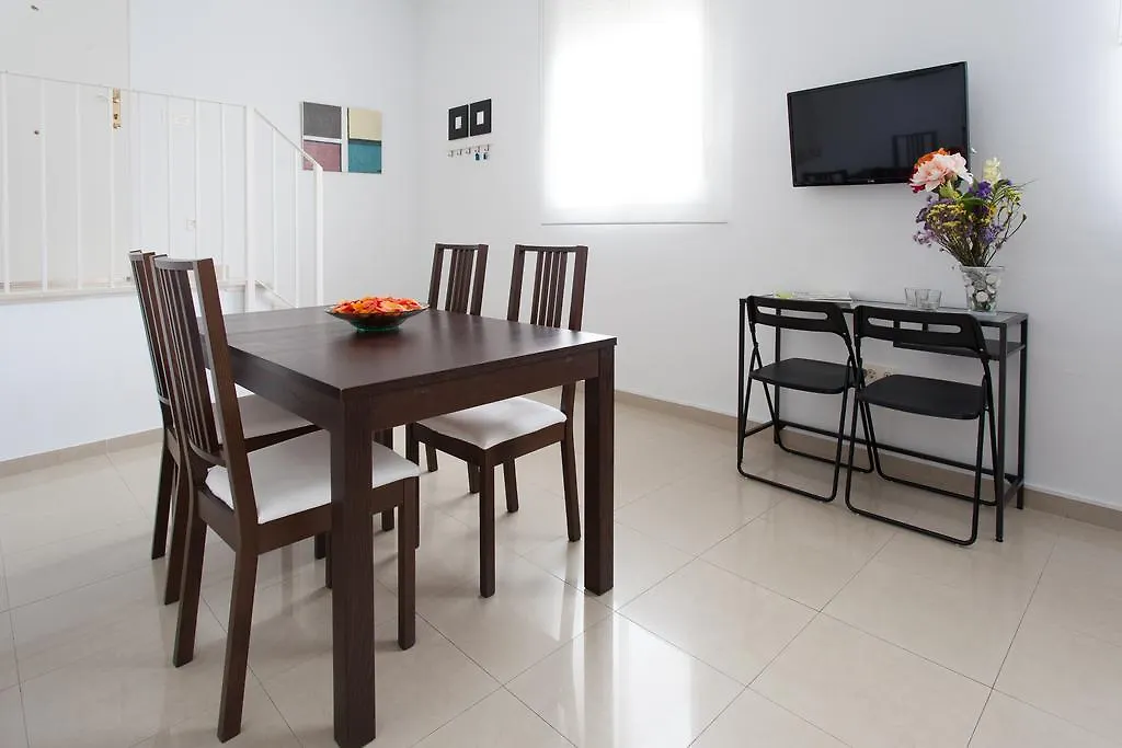 Apartamentos Diaber San Leandro Seville Apartment