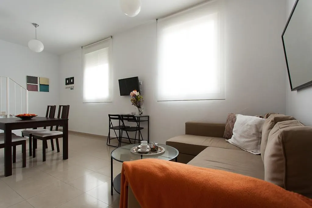 Apartamentos Diaber San Leandro Seville Apartment