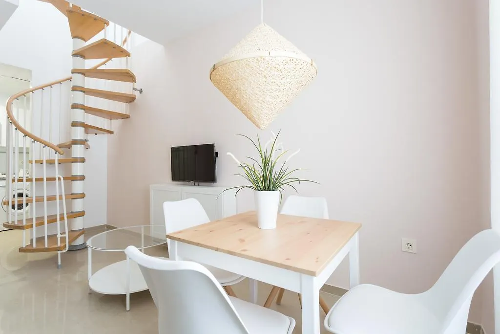 Apartamentos Diaber San Leandro Seville Apartment
